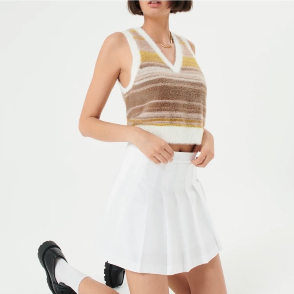 Aritzia Sunday Best white pleated tennis skirt